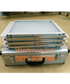 Kệ đựng brochure catalogue 002