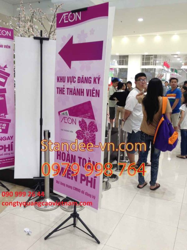 Standee ngoài trời, standee chữ thập 001